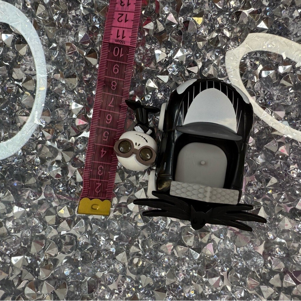 Disney nightmare before Christmas doorables Black & White Skull Driver Toy Car - Picture 7 of 7